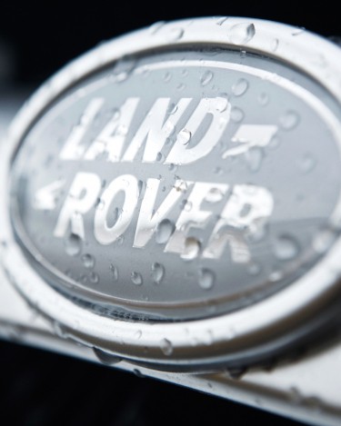 lr_defender_svx_34_hr_0c6d