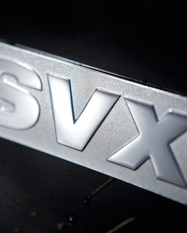 lr_defender_svx_35_hr_180b