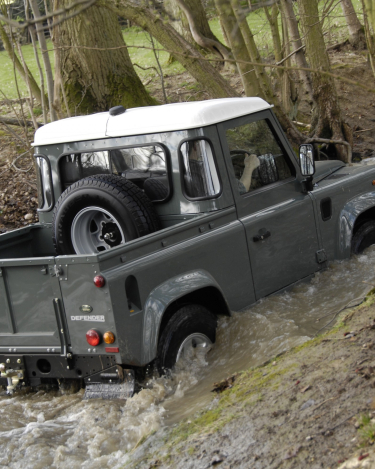 Land-Rover-Defender-Through-the-years-17