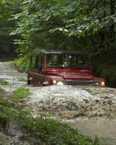 Land-Rover-Defender-Through-the-years-85