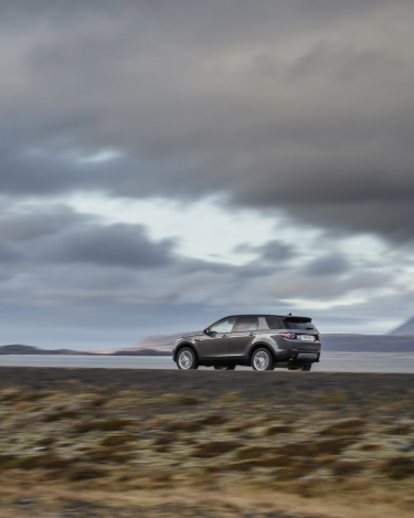 Land-Rover-Discovery-Sport-in-Iceland-Corris-Grey-5