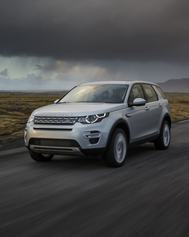 Land-Rover-Discovery-Sport-in-Iceland-Indus-Silver-1