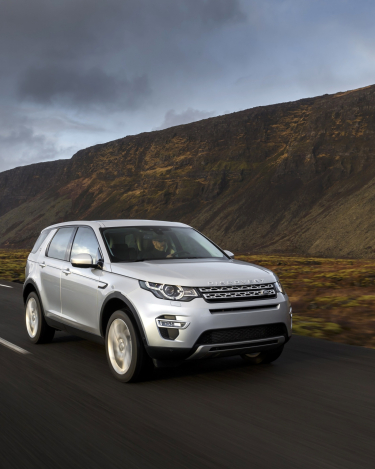 Land-Rover-Discovery-Sport-in-Iceland-Indus-Silver-11
