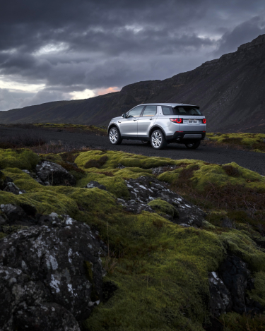 Land-Rover-Discovery-Sport-in-Iceland-Indus-Silver-12