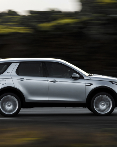 Land-Rover-Discovery-Sport-in-Iceland-Indus-Silver-14