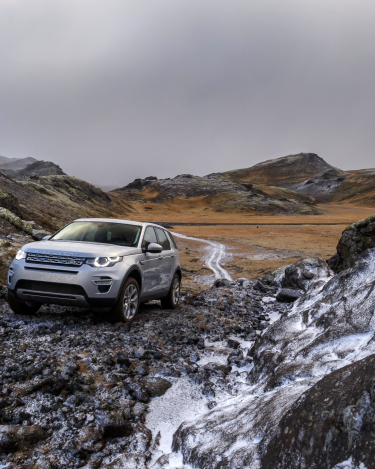 Land-Rover-Discovery-Sport-in-Iceland-Indus-Silver-7