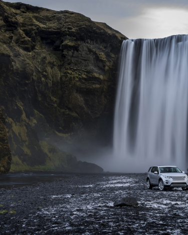 Land-Rover-Discovery-Sport-in-Iceland-Indus-Silver-8