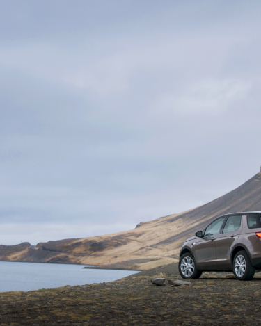 Land-Rover-Discovery-Sport-in-Iceland-Kaikoura-Stone-12