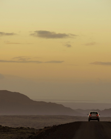 Land-Rover-Discovery-Sport-in-Iceland-Kaikoura-Stone-3