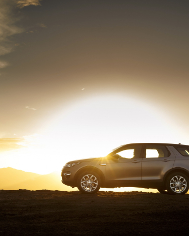 Land-Rover-Discovery-Sport-in-Iceland-Kaikoura-Stone-9