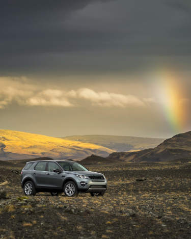 Land-Rover-Discovery-Sport-in-Iceland-Scotia-Green-5