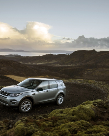 Land-Rover-Discovery-Sport-in-Iceland-Scotia-Green-9