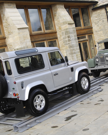 Land-Rovers-72