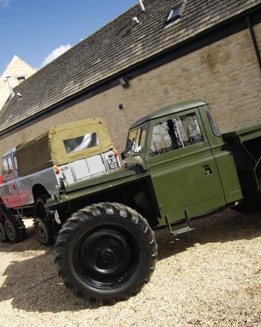Land-Rovers-76