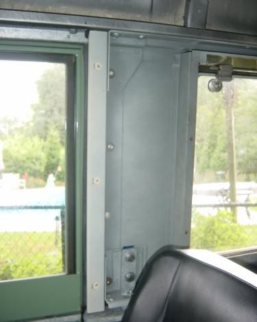 Land-Rover-Interior-2007-10-04-Acetone-Dynamat-15
