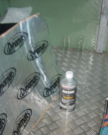 Land-Rover-Interior-2007-10-04-Acetone-Dynamat-18