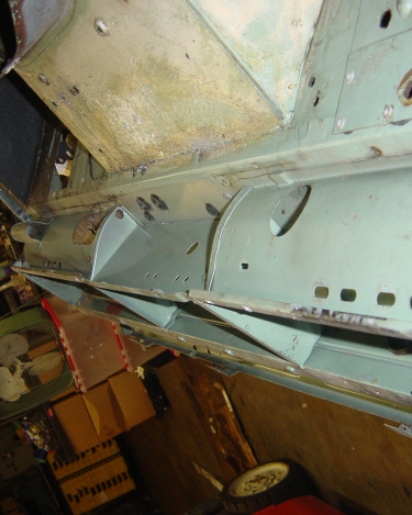 Land-Rover-Series-IIA-Day-14-Read-Diffs-Painted-030