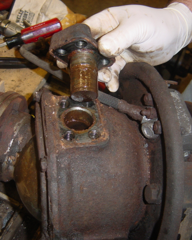 Land-Rover-Series-IIA-Day-16-Front-Swivel-Ring-Gear-Manifolds-003