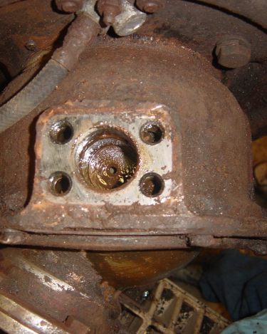Land-Rover-Series-IIA-Day-16-Front-Swivel-Ring-Gear-Manifolds-004