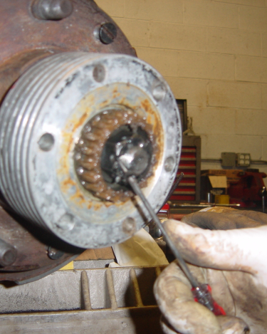 Land-Rover-Series-IIA-Day-16-Front-Swivel-Ring-Gear-Manifolds-007