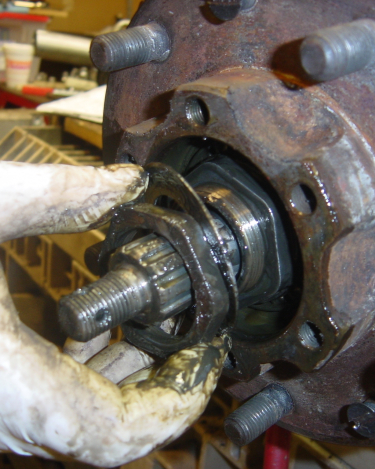 Land-Rover-Series-IIA-Day-16-Front-Swivel-Ring-Gear-Manifolds-010