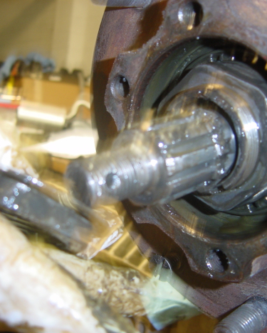 Land-Rover-Series-IIA-Day-16-Front-Swivel-Ring-Gear-Manifolds-011