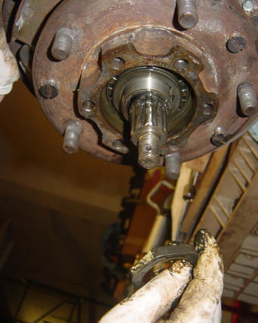 Land-Rover-Series-IIA-Day-16-Front-Swivel-Ring-Gear-Manifolds-012