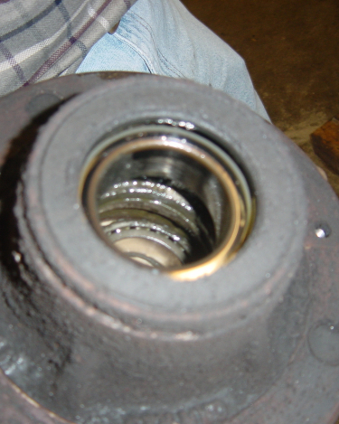 Land-Rover-Series-IIA-Day-16-Front-Swivel-Ring-Gear-Manifolds-013