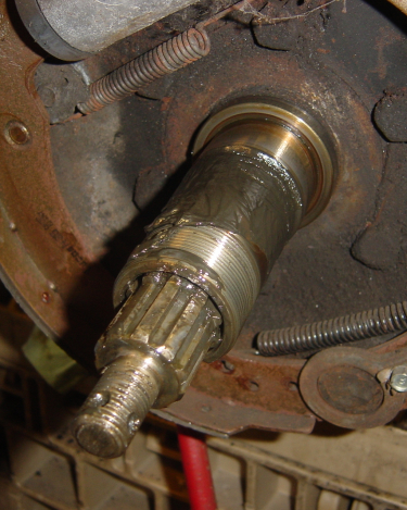 Land-Rover-Series-IIA-Day-16-Front-Swivel-Ring-Gear-Manifolds-014