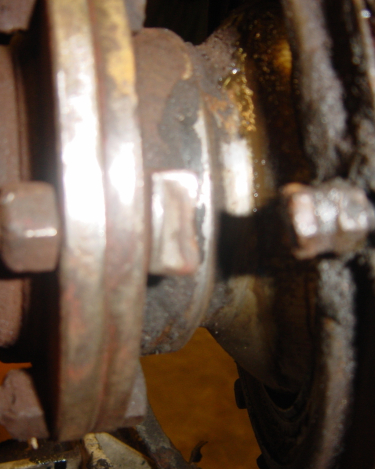 Land-Rover-Series-IIA-Day-16-Front-Swivel-Ring-Gear-Manifolds-017