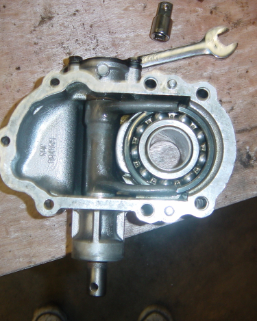 Land-Rover-Series-IIA-Day-18-Transmission-Misc-Cleanup-POR-013