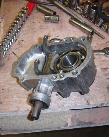Land-Rover-Series-IIA-Day-18-Transmission-Misc-Cleanup-POR-014