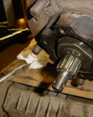 Land-Rover-Series-IIA-Day-20-Swivel-Mod-Dismantle-019