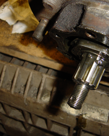 Land-Rover-Series-IIA-Day-20-Swivel-Mod-Dismantle-021
