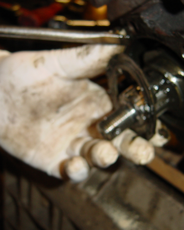 Land-Rover-Series-IIA-Day-20-Swivel-Mod-Dismantle-024