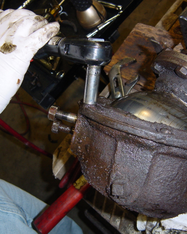 Land-Rover-Series-IIA-Day-20-Swivel-Mod-Dismantle-039