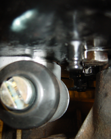 Land-Rover-Series-IIA-Day-22-Springs-on-Engine-In-003