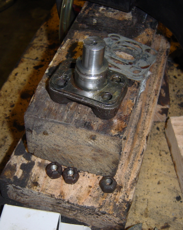 Land-Rover-Series-IIA-Day-22-Springs-on-Engine-In-005