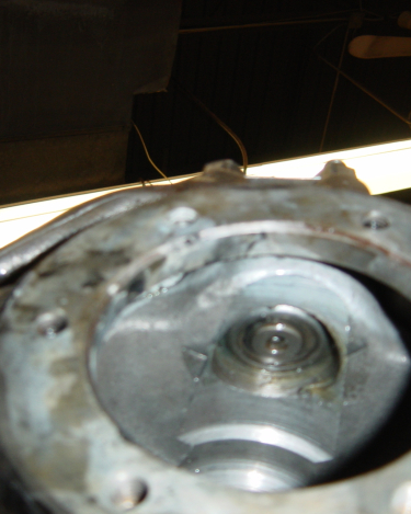 Land-Rover-Series-IIA-Day-22-Springs-on-Engine-In-019
