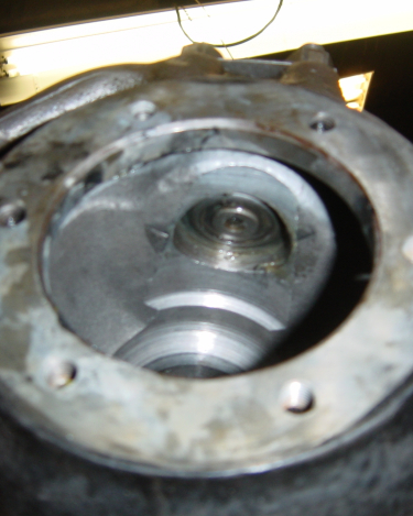 Land-Rover-Series-IIA-Day-22-Springs-on-Engine-In-022