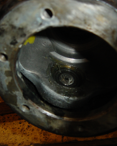 Land-Rover-Series-IIA-Day-22-Springs-on-Engine-In-023
