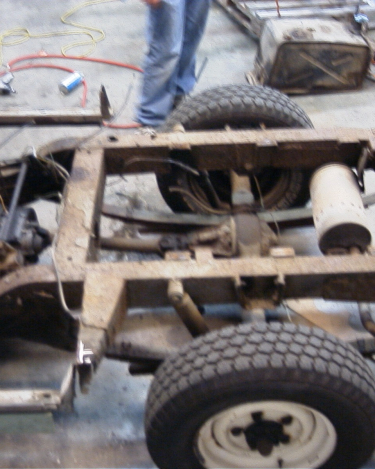 Land-Rover-Series-IIA-Day3-Read-Bed-Removal-11