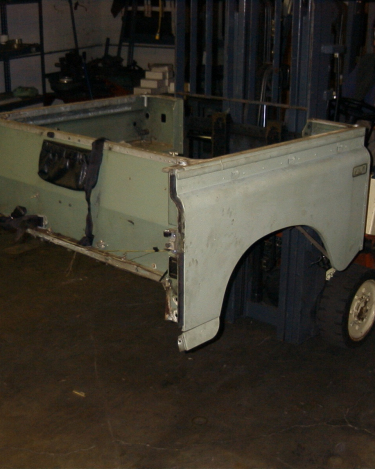 Land-Rover-Series-IIA-Day3-Read-Bed-Removal-13