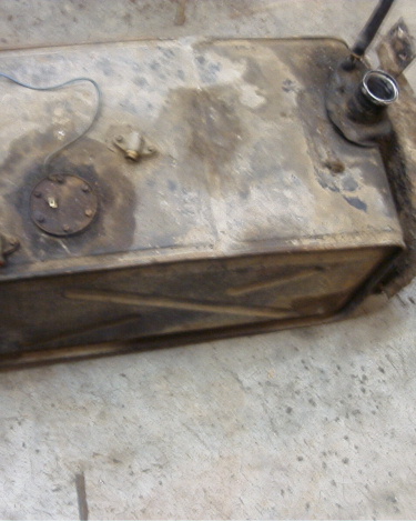 Land-Rover-Series-IIA-Day3-Read-Bed-Removal-17