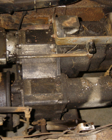 Land-Rover-Series-IIA-Day3-Read-Bed-Removal-18