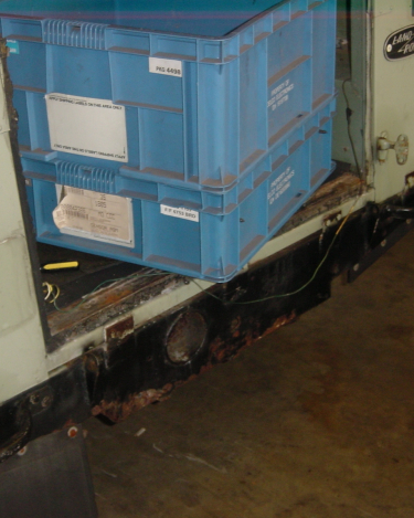 Land-Rover-Series-IIA-Day3-Read-Bed-Removal-2