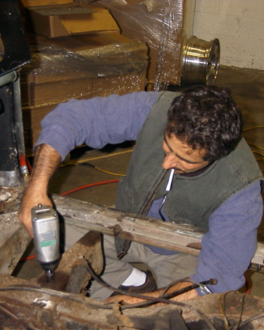 Land-Rover-Series-IIA-Day3-Read-Bed-Removal-22
