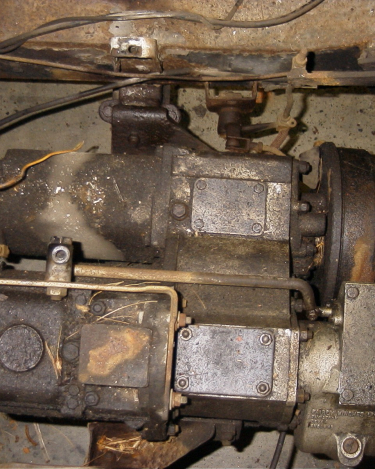 Land-Rover-Series-IIA-Day3-Read-Bed-Removal-23