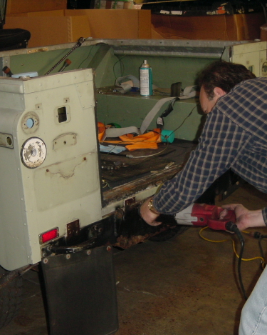Land-Rover-Series-IIA-Day3-Read-Bed-Removal-4