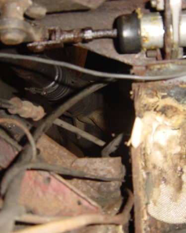 Land-Rover-Series-IIA-Day-4-DS-Wing-Removal-037